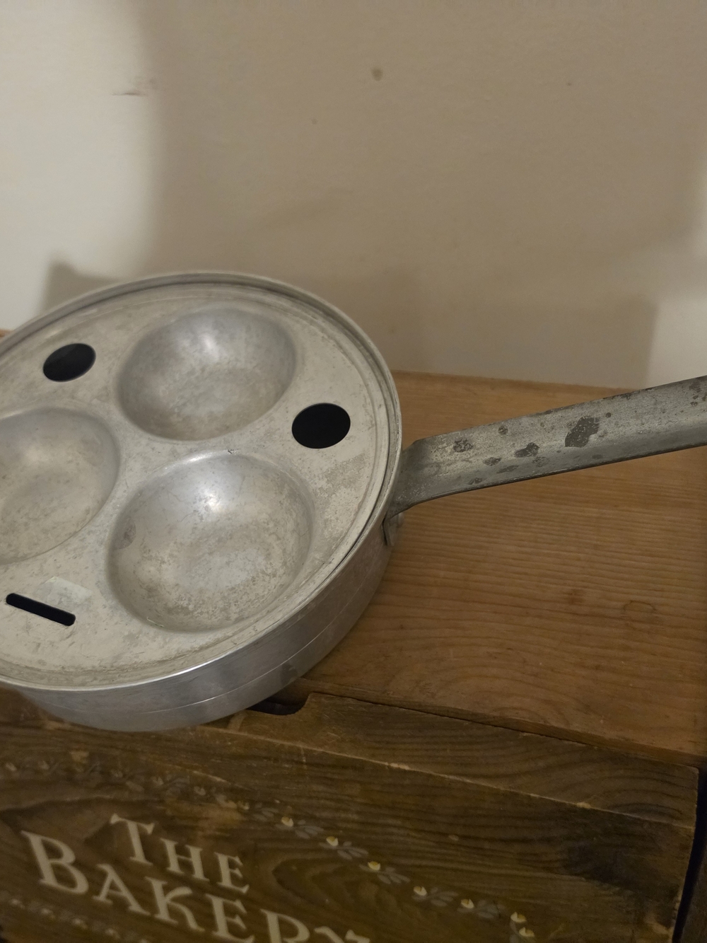 Aluminum 4-Cavity Egg Poacher Pan - Silver